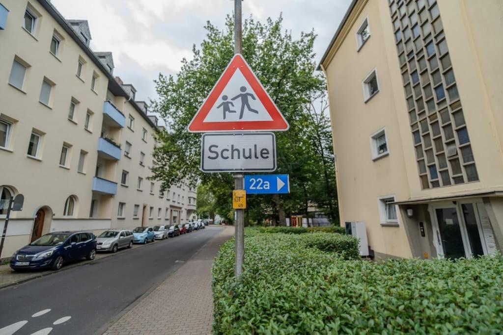 Wohnung Naehe Stadtzentrum Mit Wohnzimmer Und Kueche โคเบลนซ์ ภายนอก รูปภาพ
